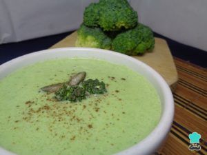 sopa de alcachofa vegana